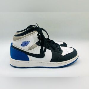 Nike Air Jordan 1 Mid Game Royal Blue BQ6931-102 Youth 7 Equivalent Womens 8.5